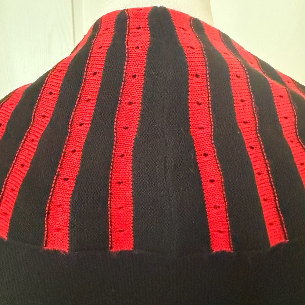 Chic Black and Red Striped Women's Cardigan - Picture 7 of 8